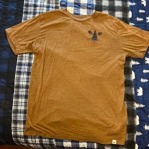 10 Tree Tee good condition size Large
